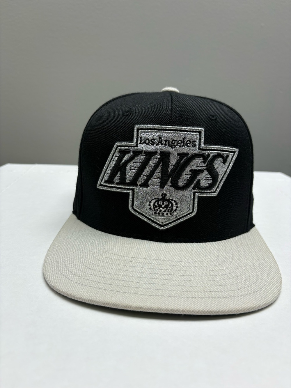 Mitchell & Ness Los Angeles Kings Black and Gray Snapback